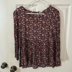 Anthropologie John & Delancey floral Top size large black shirt 3/4 sleeves